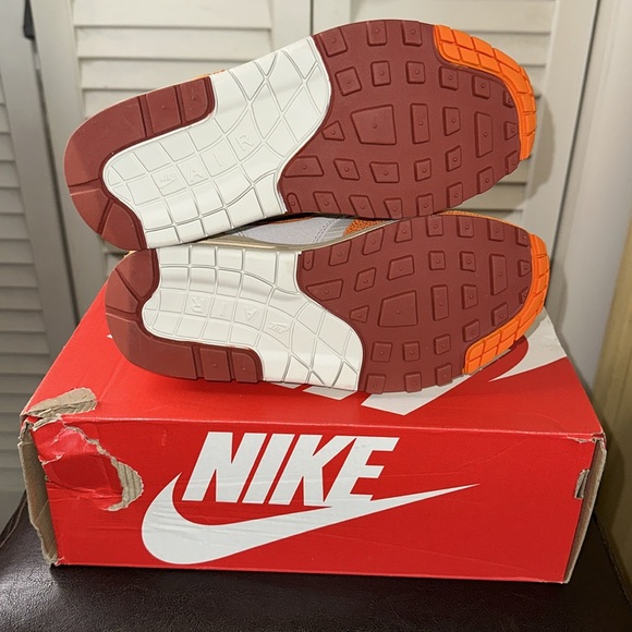 WMNS Nike Air Max 1 “Magma Orange”… - Picture 7 of 7